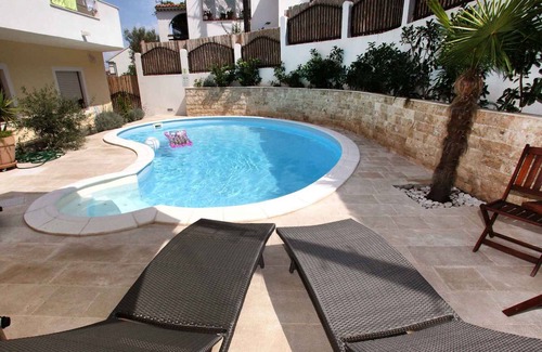 Mastrinka Apartment | Holiday apartment with use of pool