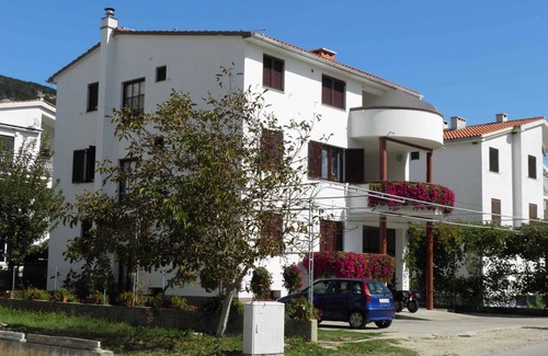 Baska Apartment | Holiday apartment with balcony