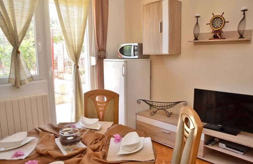 Banjole Apartment | Holiday apartment with terrace and air conditioning