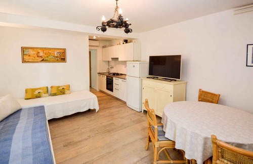 Vintijan Apartment | Holiday apartment with large terrace