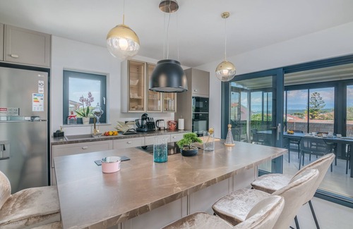 Porat Apartment | Holiday apartment with private pool