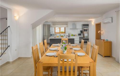 Baredine House | Holiday Home Baredine Bb Iv