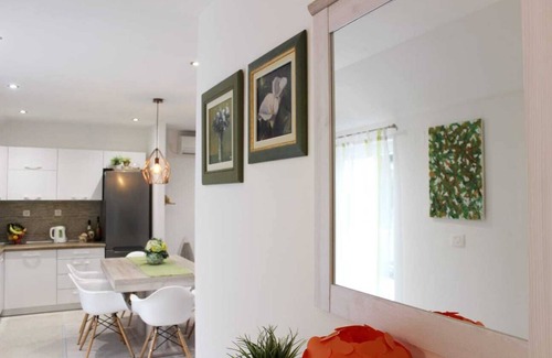 Dracevica House | Holiday Home Ela - Three Bedroom Holiday Home with outdoor Pool