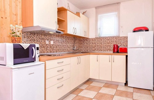 Dol House | Holiday home Ivana, (13641), Stari Grad, hr