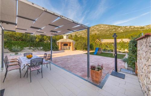 Kremena House | Holiday Home Kremena 72 With Outdoor Swimmingpool