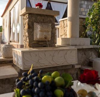 Mihanici House | Holiday Home Lazuština Paradise & The Mermaid