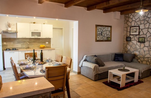 Blato House | Holiday Home Luna - Two Bedroom Holiday Home with Sea View