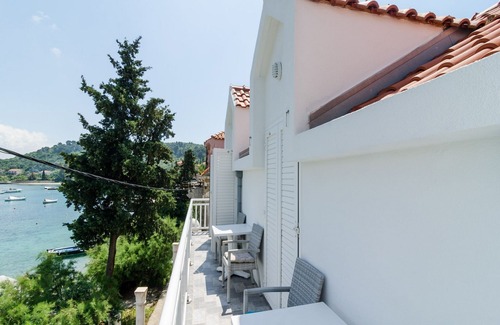 Kolocep Island Apartment | Holiday Home Maćus-One Bedroom Apartment with Balcony