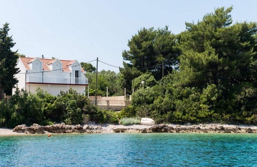 Kolocep Island Apartment | Holiday Home Maćus-One Bedroom Apartment with Balcony