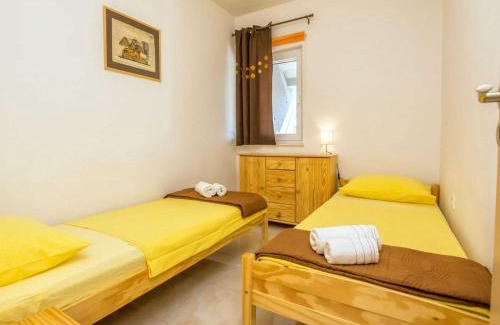 Tisno House | Holiday Home Marinela - Four Bedroom Holiday Home with Swimming Pool