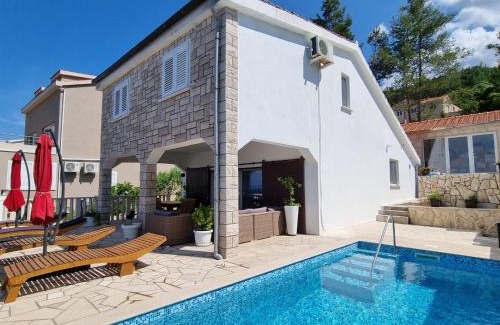 Prigradica House | Holiday Home Nada by Interhome