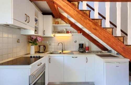 Kastelir House | Holiday Home Pinia II by Interhome