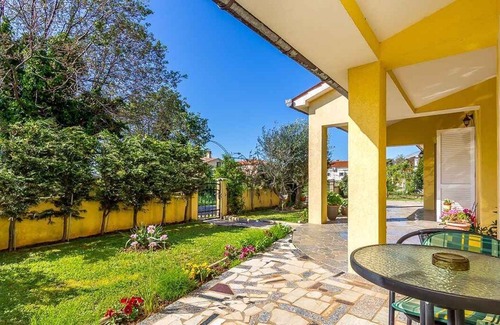 Pomer House | Holiday home with air conditioning