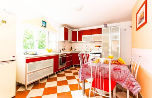 Hodilje House | Holiday house Hodilje for 1 - 5 persons with 2 bedrooms - Twin house