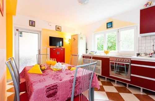 Hodilje House | Holiday house Hodilje for 1 - 5 persons with 2 bedrooms - Twin house
