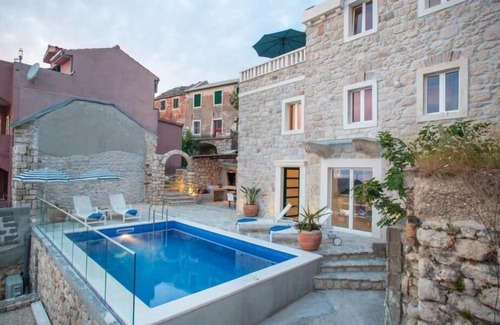 Srida sela House | Holiday house Tučepi for 1 - 4 persons with 2 bedrooms - Holiday home