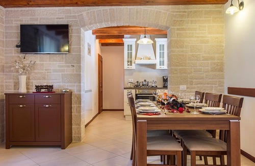 Bicici House | Holiday house with a private swimming pool and garden