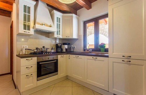 Bicici House | Holiday house with a private swimming pool and garden