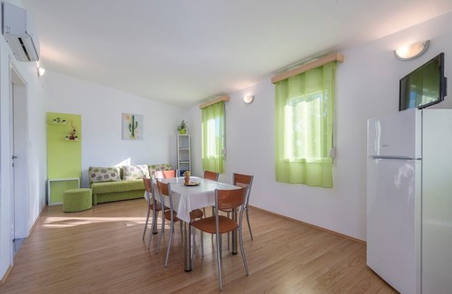 Tinjan House | Holiday house with private pool No.6 in holiday park Jelovci