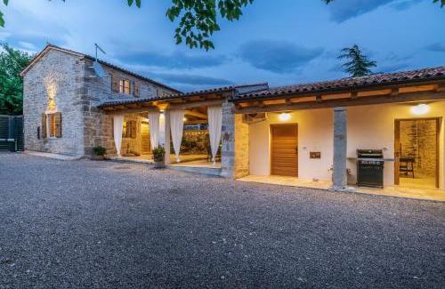 Sveti Lovrec Villa | Honey house