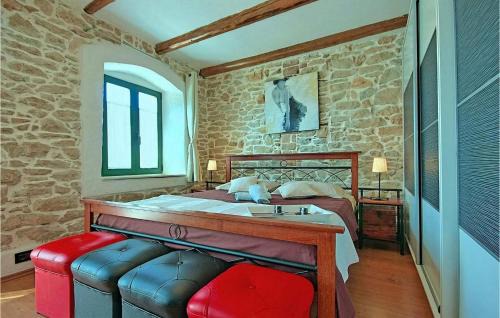 Materada House | House Ester