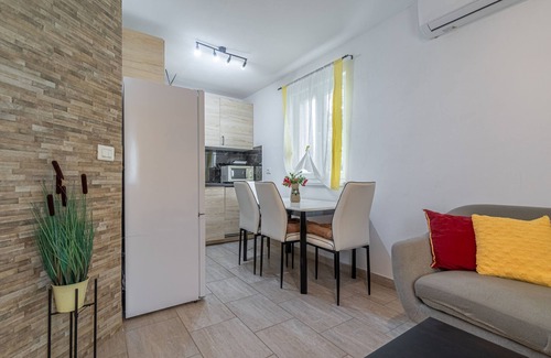 Jezenj House | House Nina (120611-K1) - Pazin