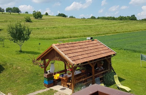 Rakovica Apartment | House Petra