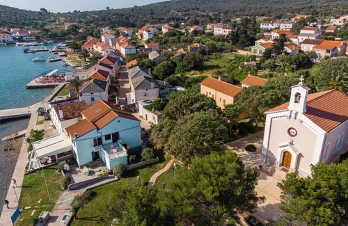 Ilovik House | House Sara