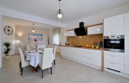 Galizana House | House Vedran 1125