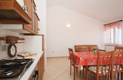 Galizana Apartment | In a quiet part of Galizana, between family houses, are these newly furnished apartments.