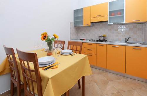 Galizana Apartment | In a quiet part of Galizana, between family houses, are these newly furnished apartments.