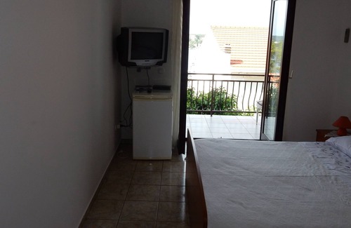 Loviste Apartment | Indira Apartment's A3