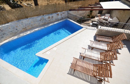 Kanfanar Villa | Istria authentic villa with private swimming pool Villa Zonti