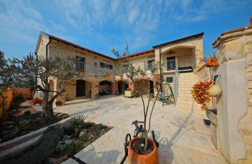 Turanj Apartment | Kadija Castle