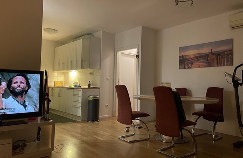 Zagreb Apartment | Large Modern 75m2 Flat and Free Parking