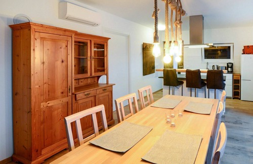 Seget Apartment | Lovely apartment for 4 guests with A/C, WIFI, pool, TV, terrace and pets allowed