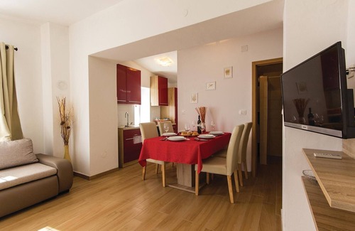 Hreljici House | Lovely home in Hreljici with kitchen