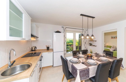 Trilj House | Lovely home in Trilj with WiFi