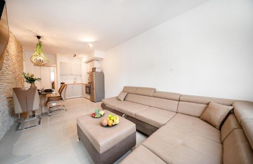 Znjan Apartment | Luxury and modern apartment on the main beach