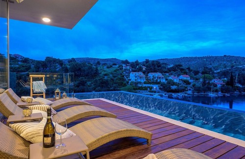 Sutivan Villa | Luxury Beachfront Villa Blue Star of Brac with private pool at the beach on Brac Island - Bobovisca