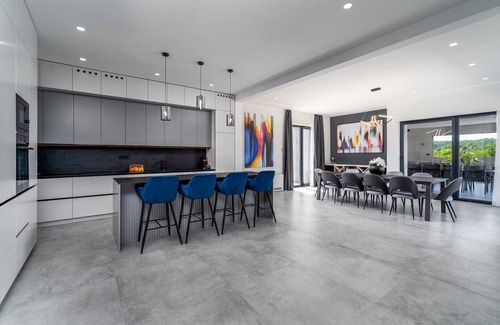 Zmijavci Villa | Luxury Villa Madre with heated Mineral pool, Whirlpool, Outdoor Gym