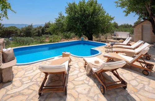 Bol Villa | Luxury Villa Zlatni Rat with Pool, Near Zlatni Rat Beach, Bol