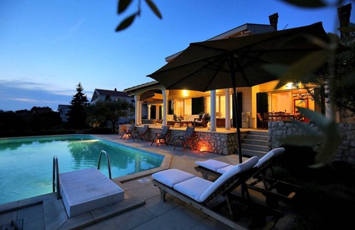 Kozino Villa | Magnificent 5 Villa Clara