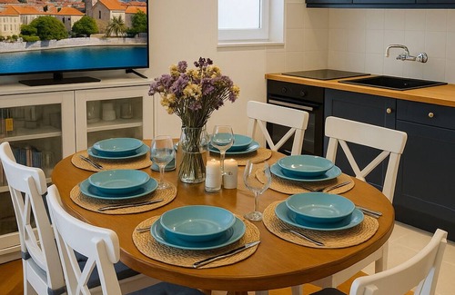 Hodilje House | Mala Kuća - cozy house by the sea with air conditioning!