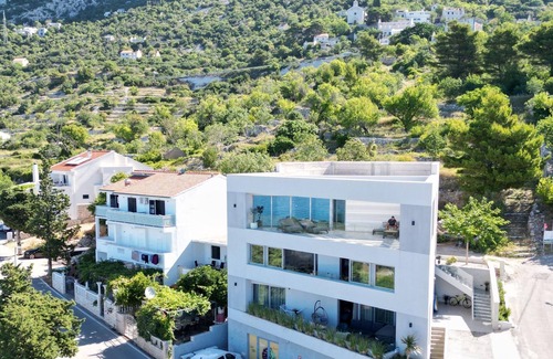 Drasnice Apartment | Modern apartman Soll is located a few steps from the Beach Drašnice.