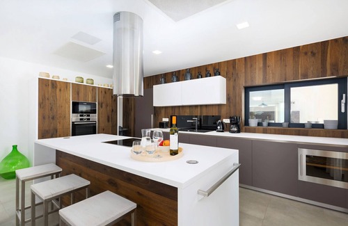 Medvidici Villa | Modern villa Damian with jacuzzi near Porec