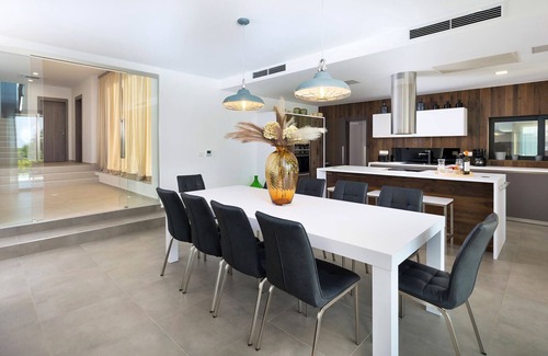 Medvidici Villa | Modern villa Damian with jacuzzi near Porec