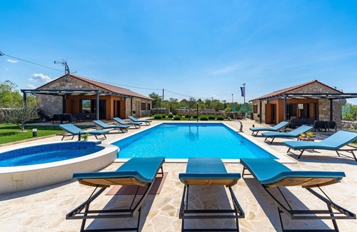 Oklaj Villa | New! Promina luxury villa with 72sqm Heated Pool, Jacuzzi, Infrared Sauna, Tennis court, Media room