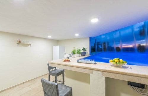 Kastelir Villa | New stone villa with a pool