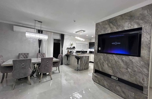 Bilice Villa | nFamilly house with heated pool WHITOUT CHEMICAL,jacuzzi&cinema projector